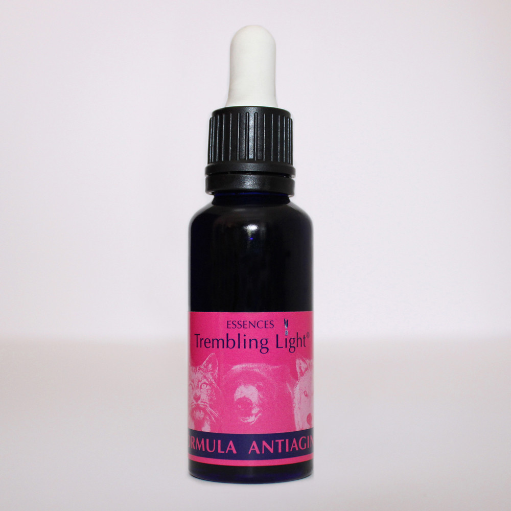 Comprar online TREMBLING LIGHT FORMULA ANTIAGING 30 ML - Coliseum
